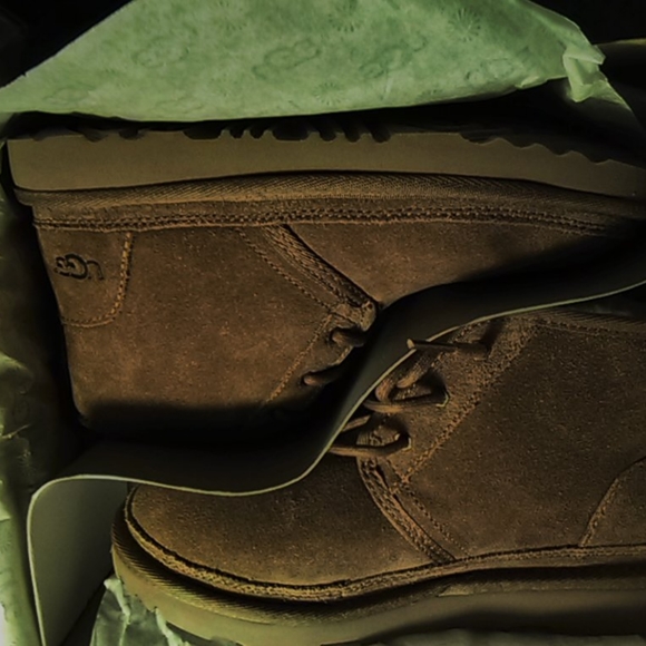 UGGs - Picture 6 of 7